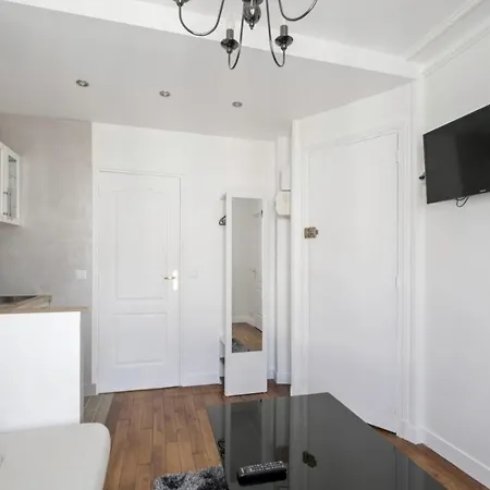 Διαμέρισμα Cosy Flat For 3p In The 16th District